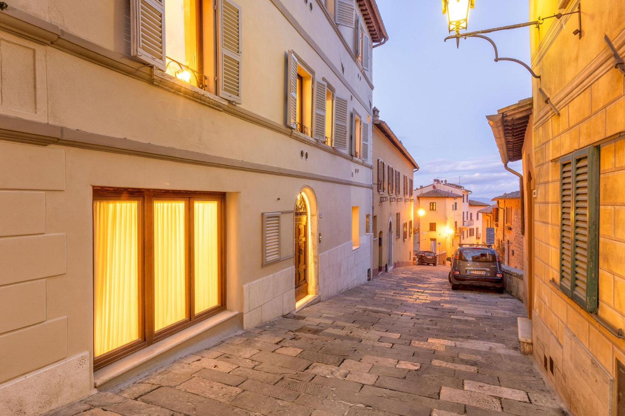 Palazzo Falcinelli Luxury Room In Montepulciano Center With Air Conditioning And Elevator Luaran gambar