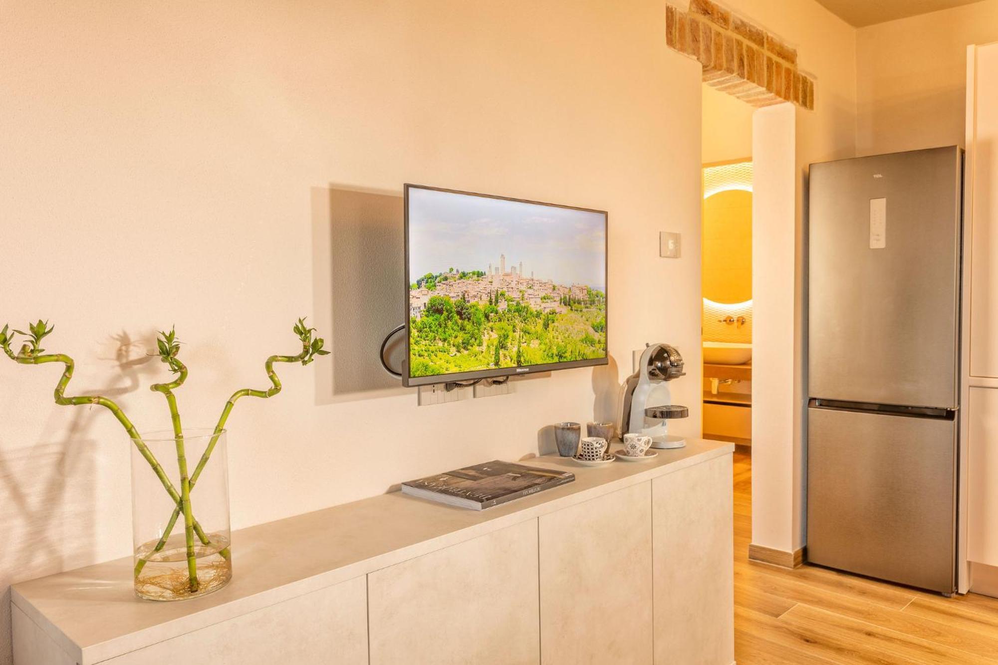 Palazzo Falcinelli Luxury Room In Montepulciano Center With Air Conditioning And Elevator Luaran gambar