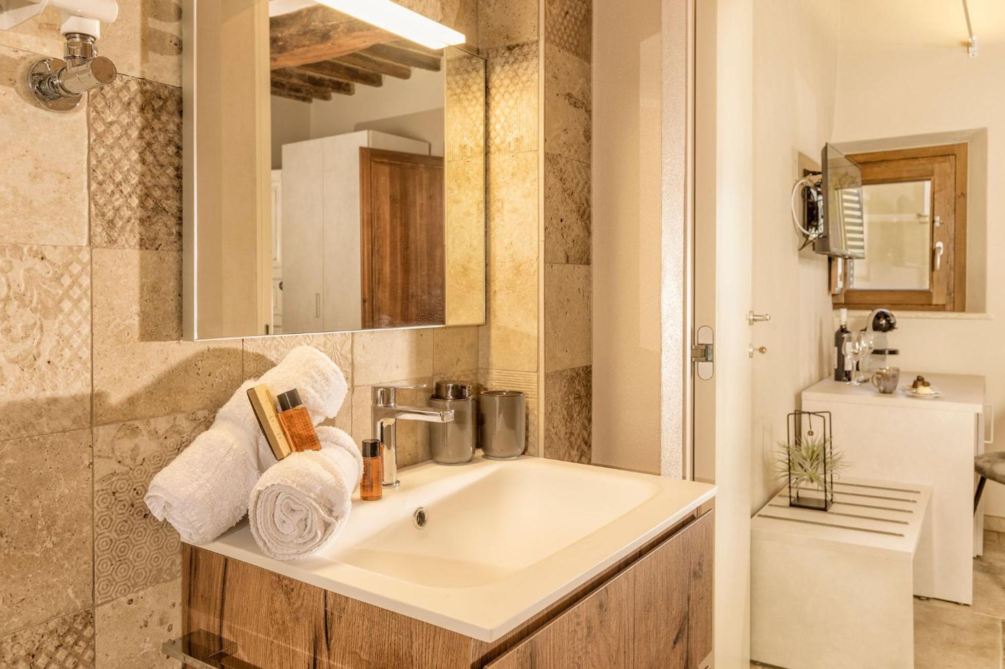 Palazzo Falcinelli Luxury Room In Montepulciano Center With Air Conditioning And Elevator Luaran gambar