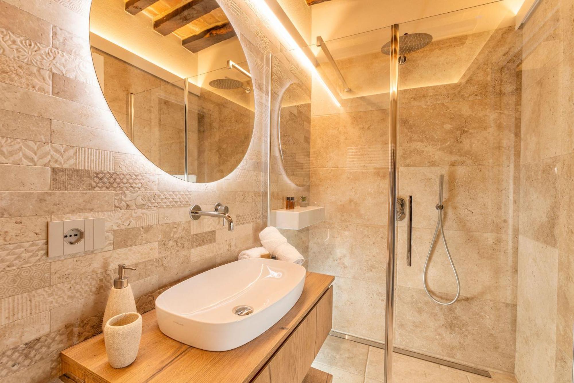 Palazzo Falcinelli Luxury Room In Montepulciano Center With Air Conditioning And Elevator Luaran gambar