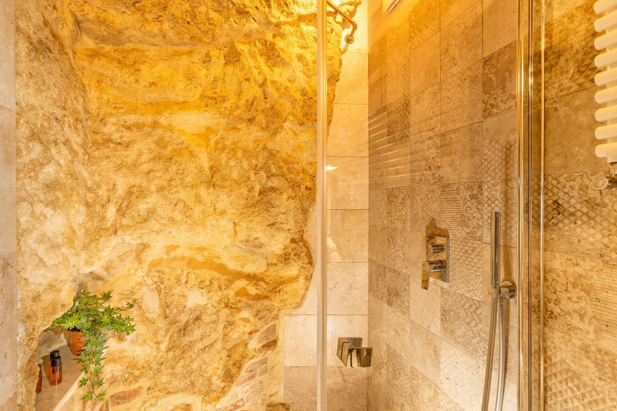 Palazzo Falcinelli Luxury Room In Montepulciano Center With Air Conditioning And Elevator Luaran gambar
